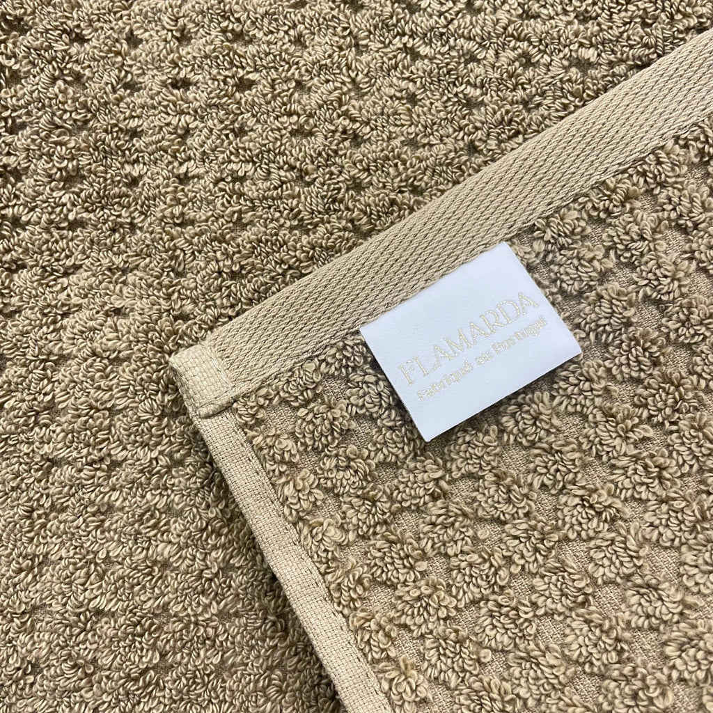 Serviette de bain prestige dune sable brun confectionné au portugal