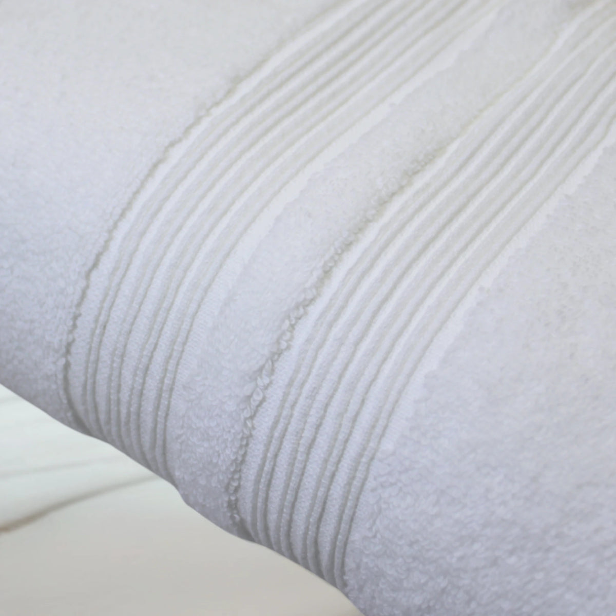 Serviette de bain Sérénité Lagune FLAMARDA, coton peigné 650 g/m² au toucher moelleux