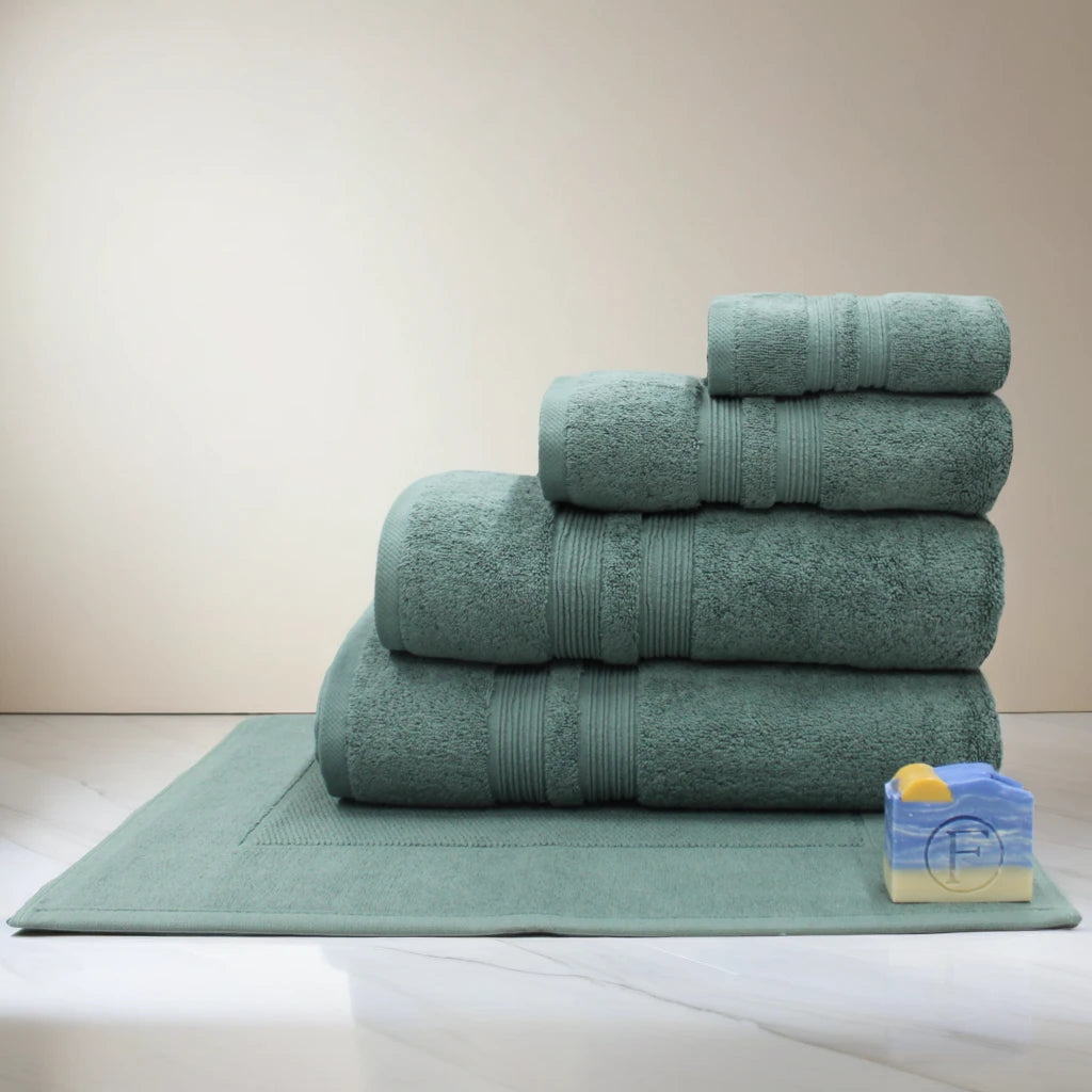 Set de Bain Sérénité Lagune FLAMARDA en Blanc Perlé, linge de bain lumineux et élégant Image