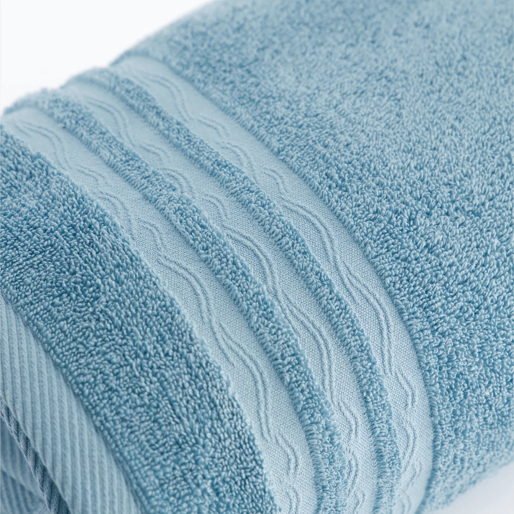 Serviette de Bain Signature Océan Bleu Horizon FLAMARDA, confectionnée au Portugal