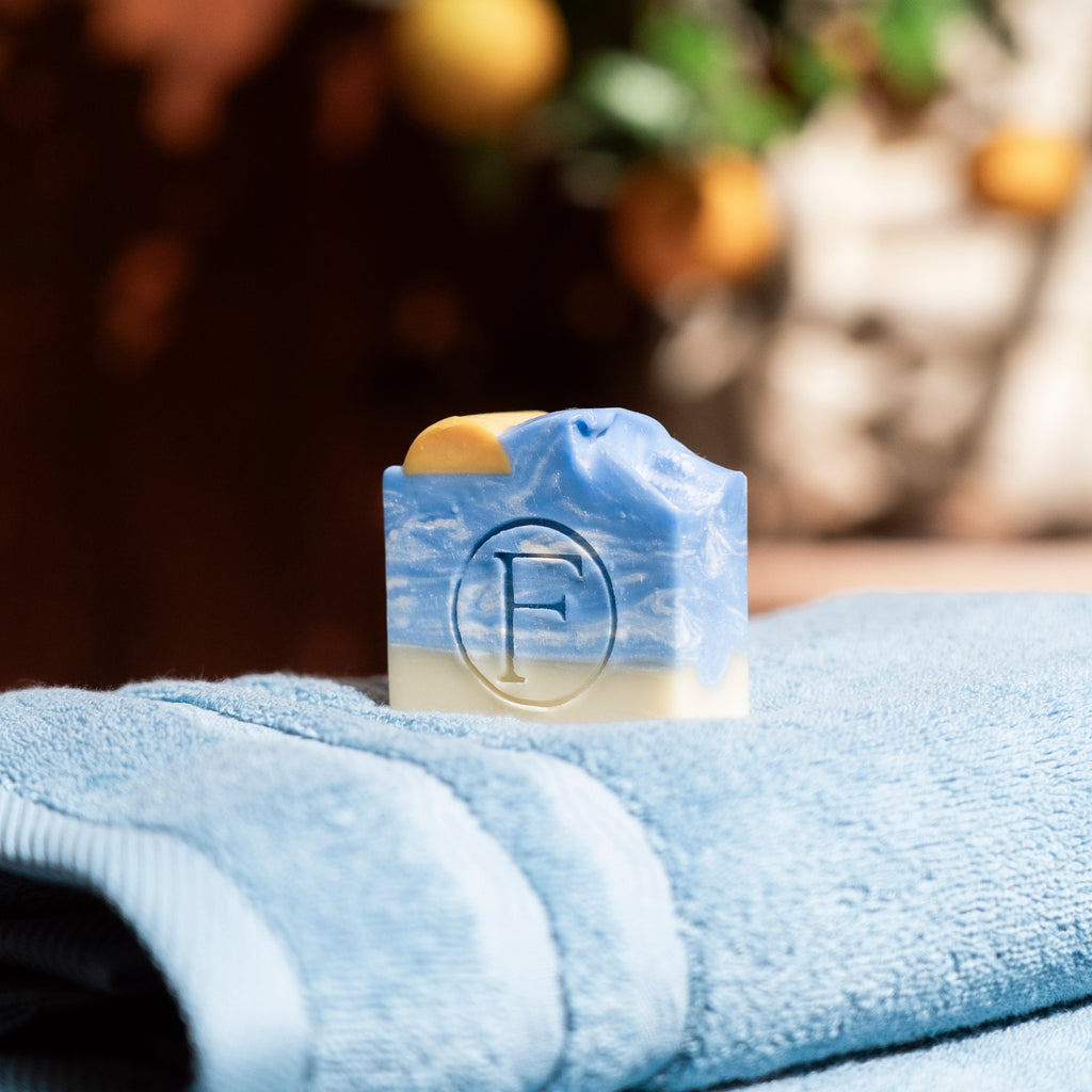 Savon Artisanal Océan FLAMARDA pour lavabo et salle de bain élégante
