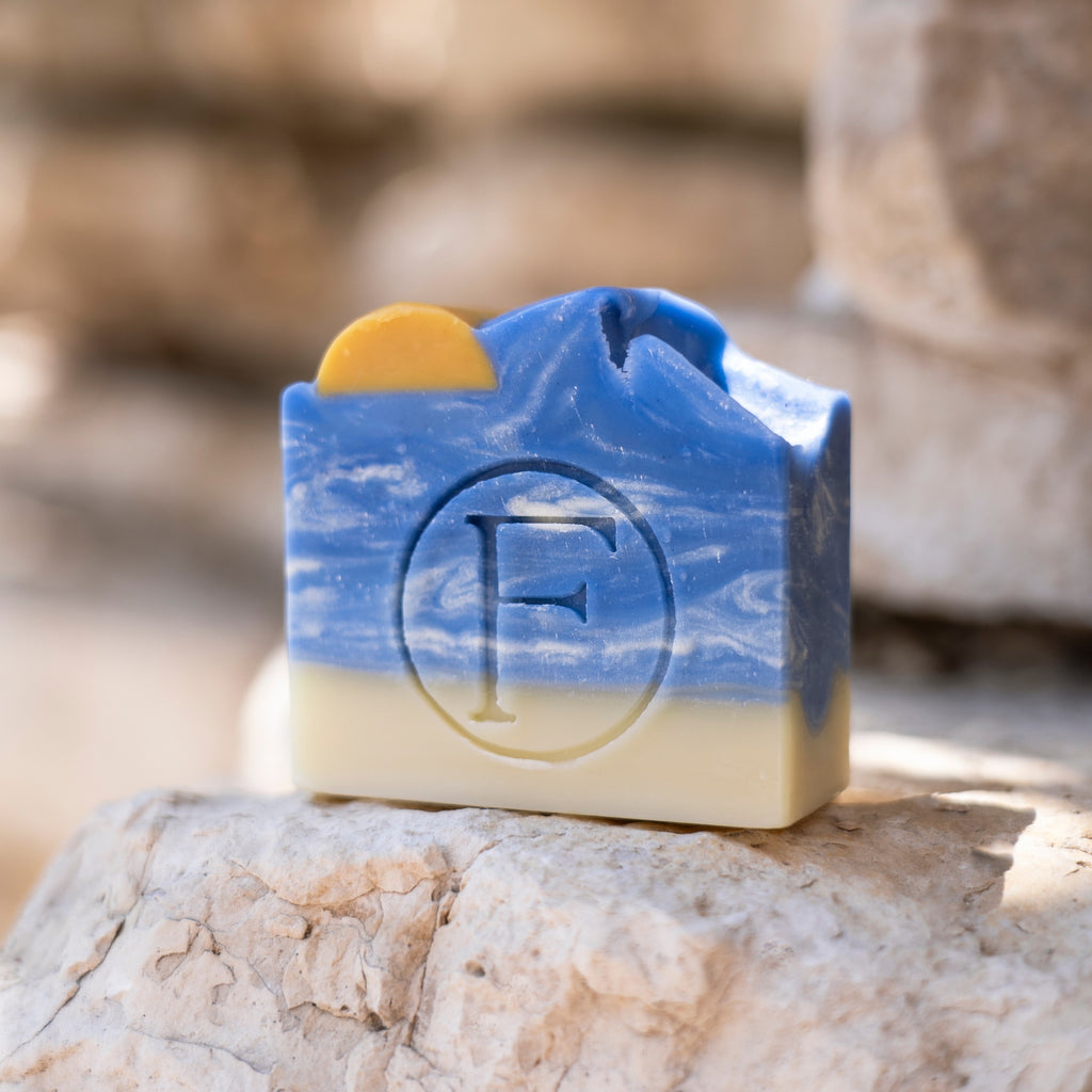 Savon Artisanal Océan FLAMARDA fabriqué au Portugal avec motif inspiré des vagues