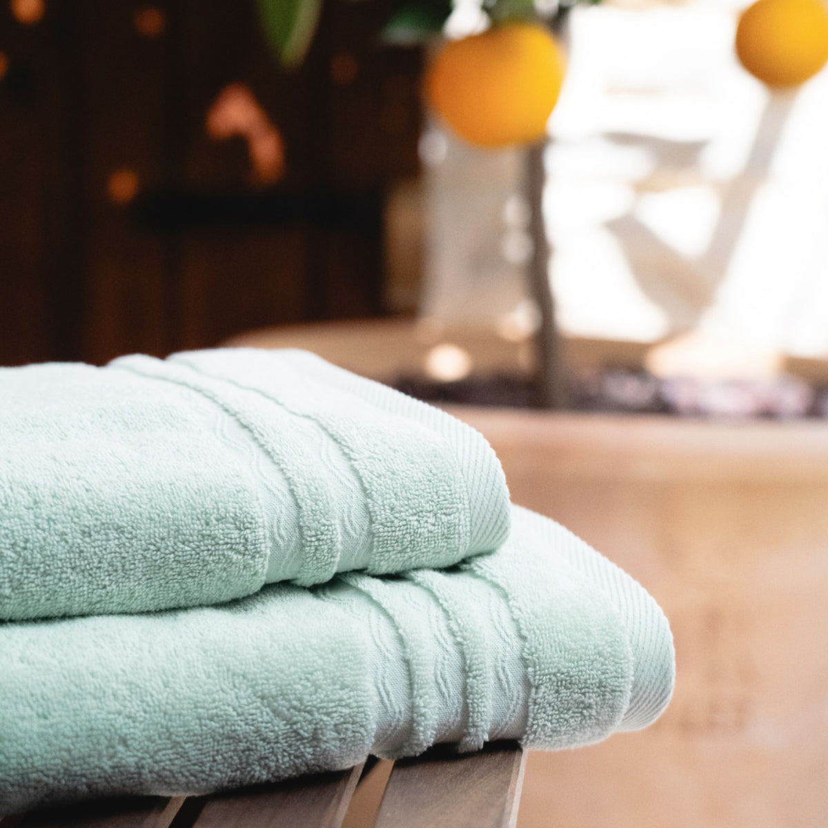 Serviette de Bain Signature Océan Vert Céladon FLAMARDA, coton peigné et design vagues